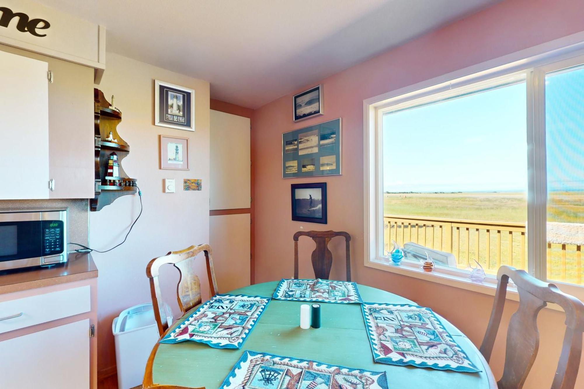 Surfer's A Landing Holiday home Westport